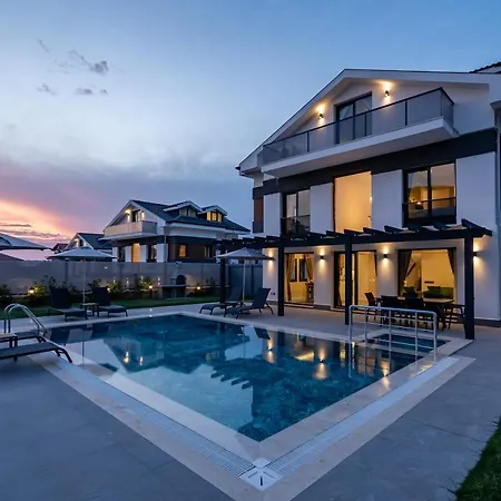 Shape Of My Heart Villa